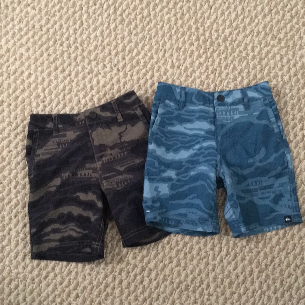 Boys  Sz2t Quiksilver Shorts